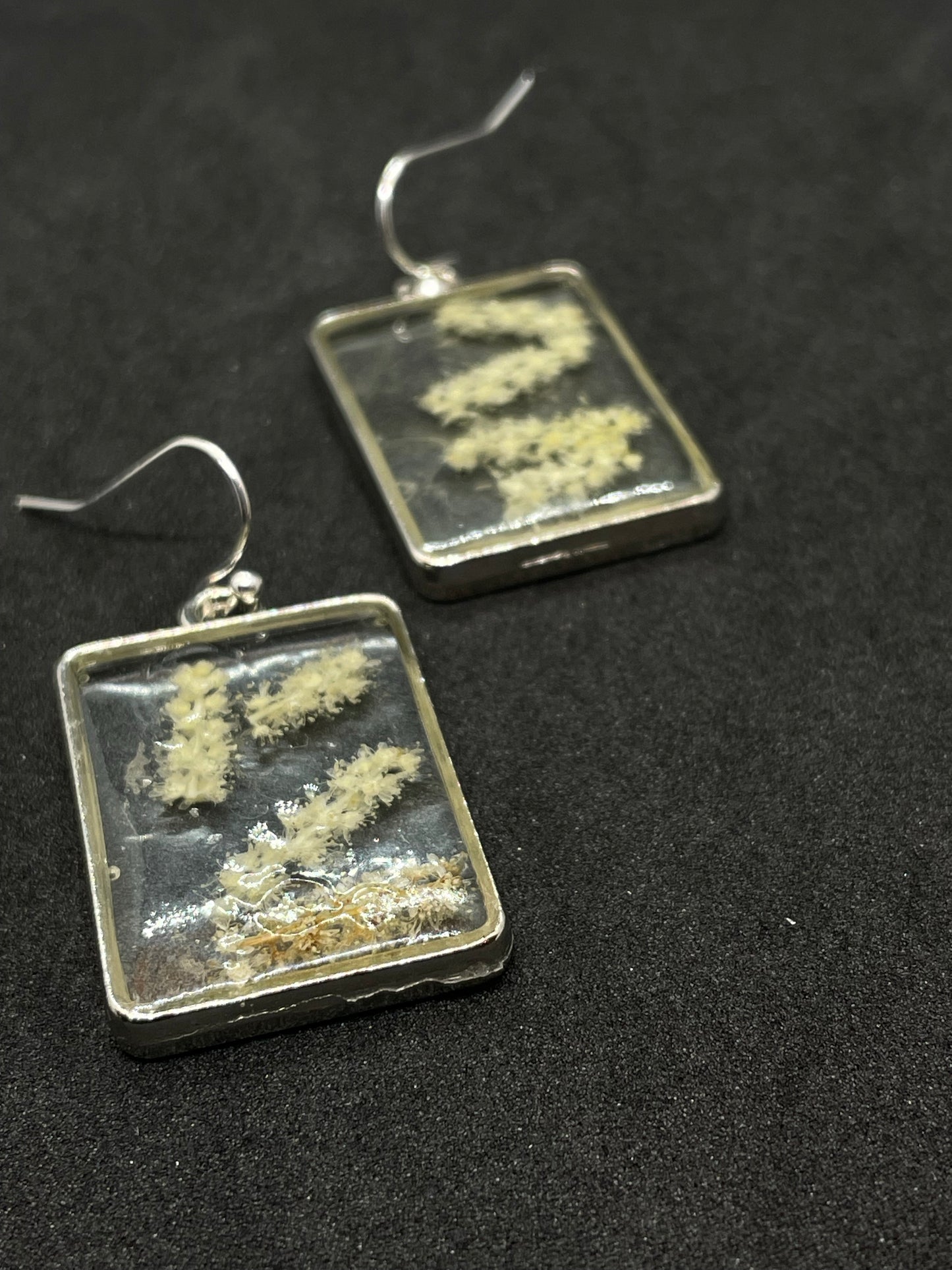 Astilbe & resin oblong earrings