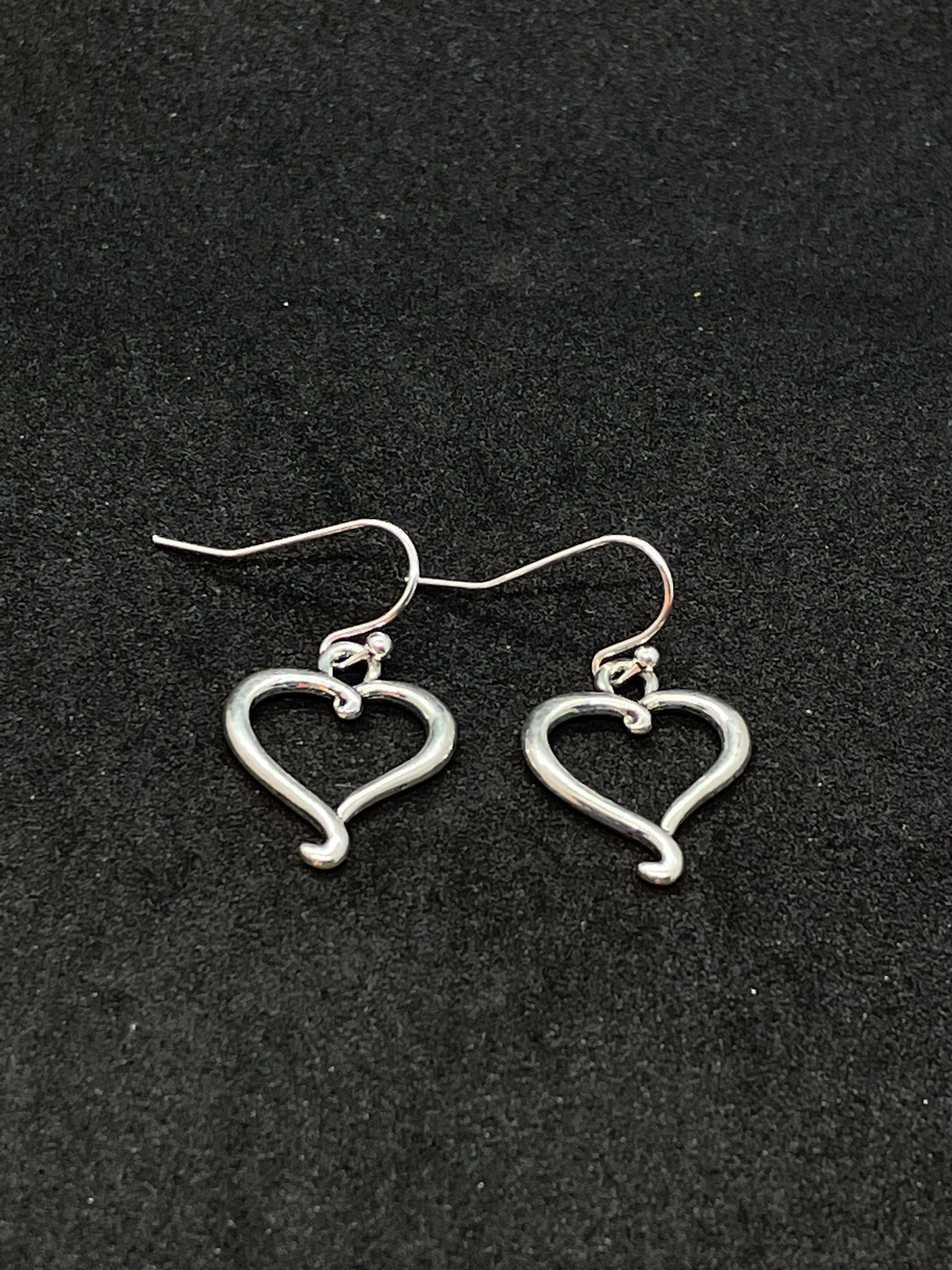Hollow heart drop earrings