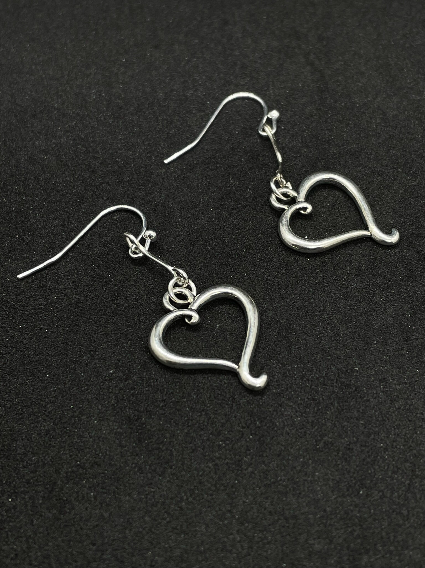 Hollow heart drop earrings