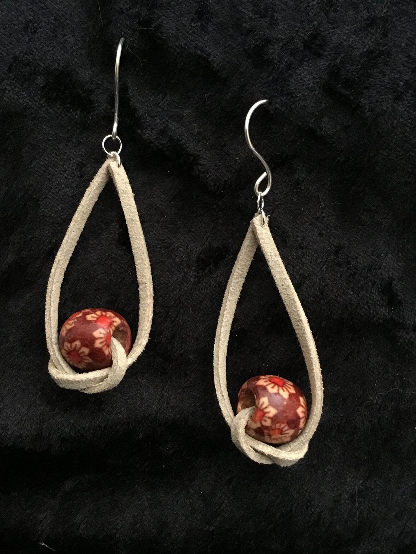 Pink & brown bead on stone leather thong earrings