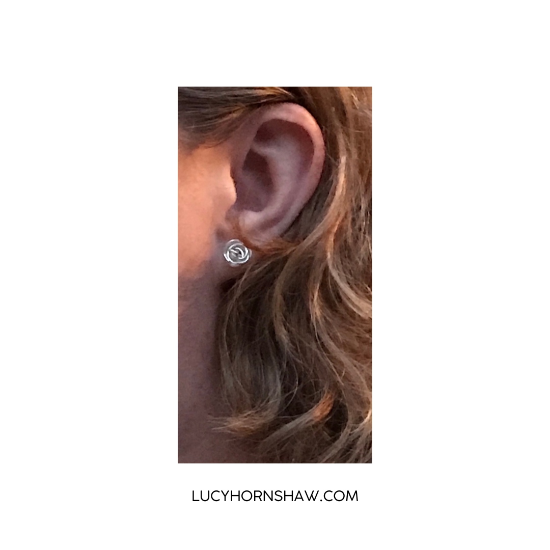 Wire knot stud earrings