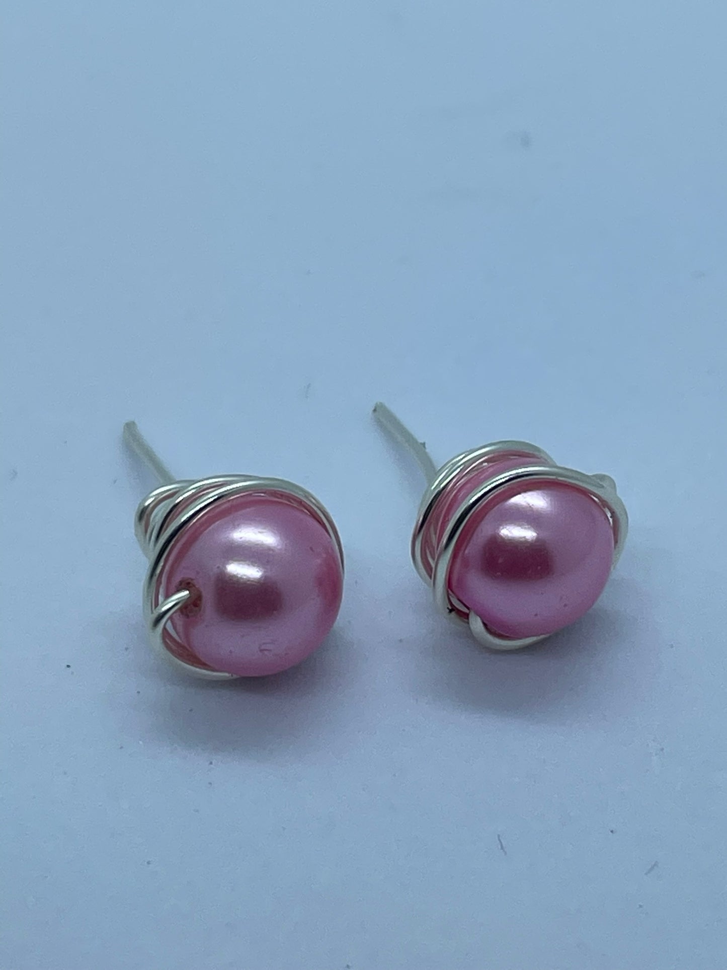 Wire & pink pearl stud earrings