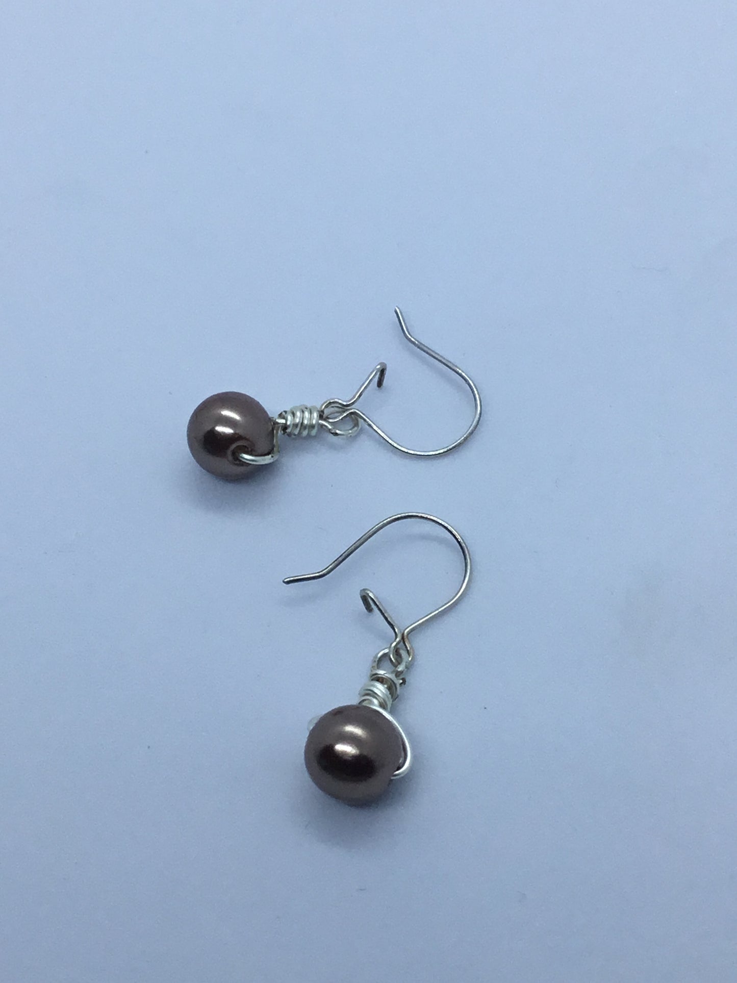 Wire & mauve pearl earrings with silver wire