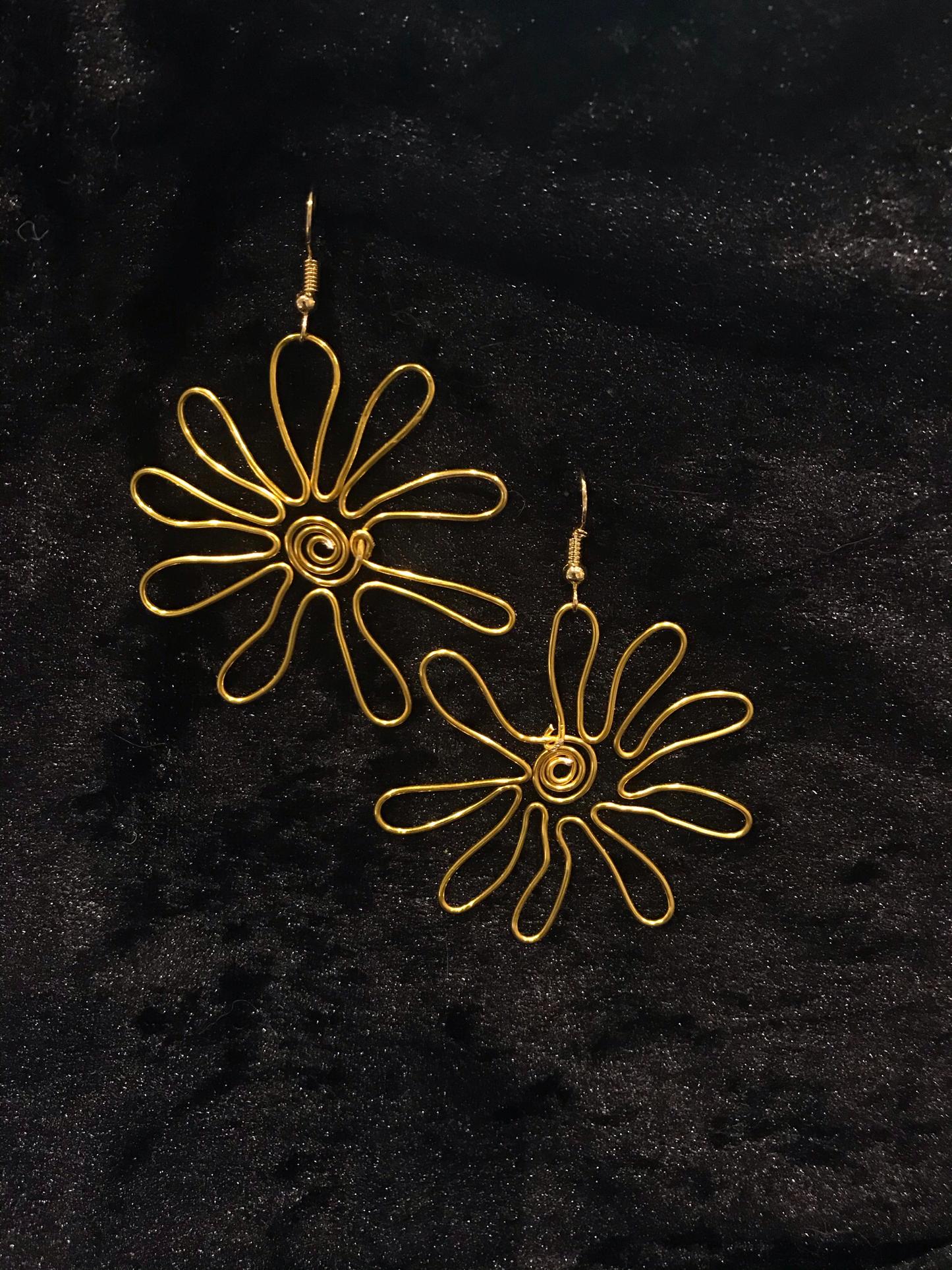 Wire flower earrings in gold wire
