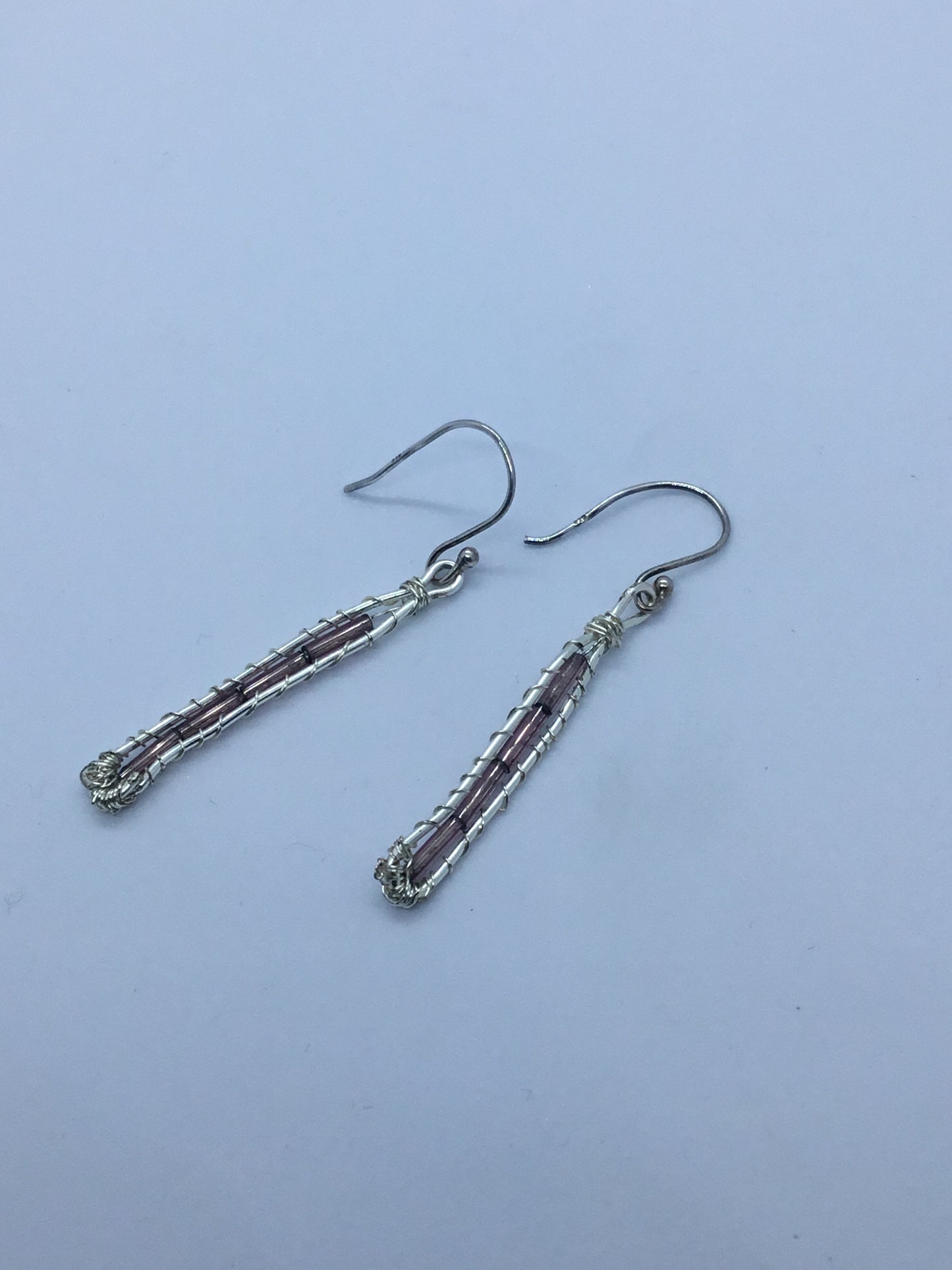 Wire & mauve seed beads earrings