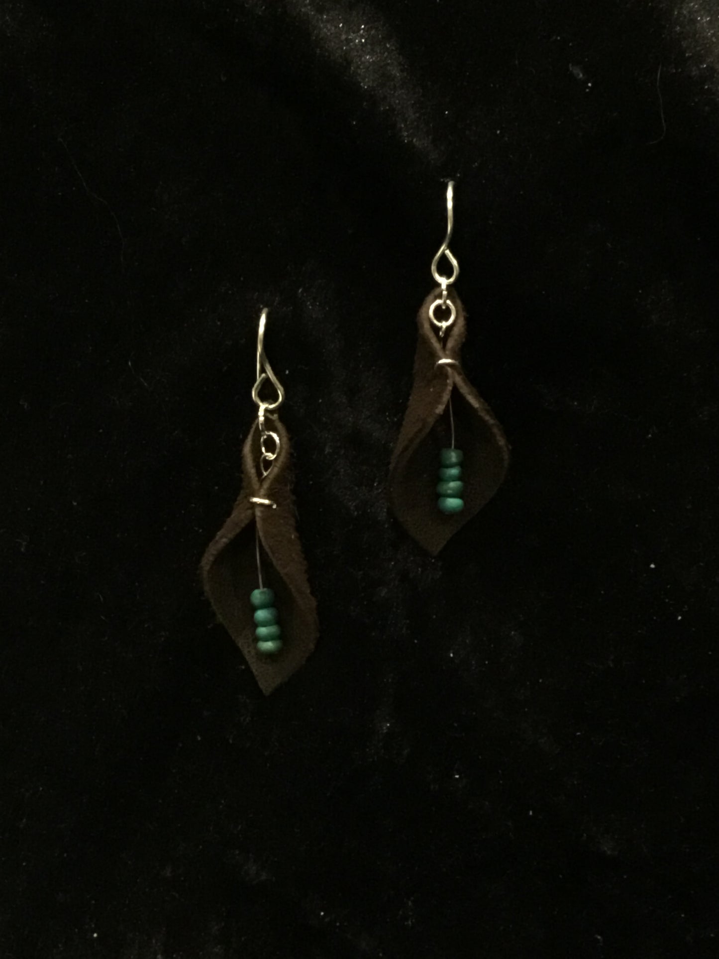 Brown leather lily earrings with bead