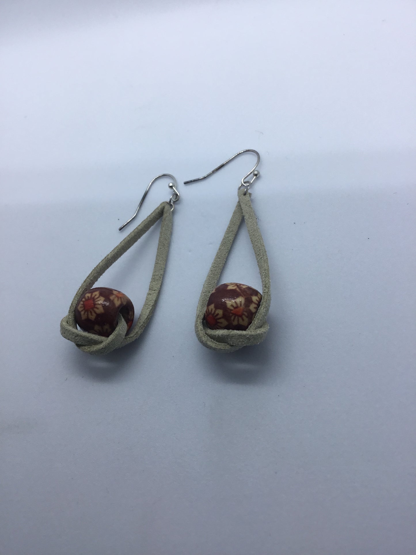Pink & brown bead on stone leather thong earrings