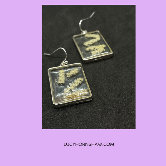 Astilbe & resin oblong earrings