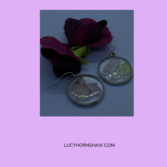 Sweet pea & resin disc earrings