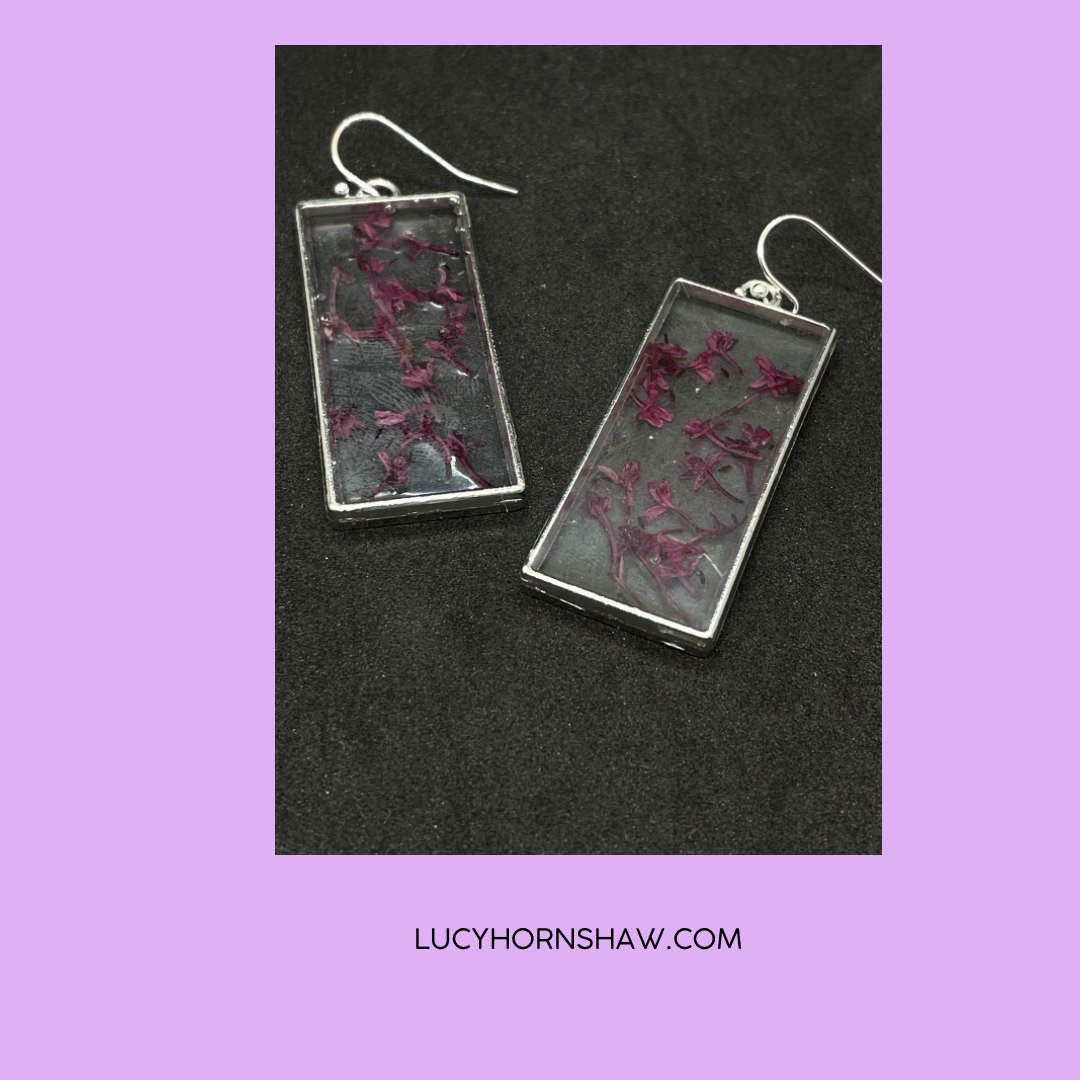 Valeriana flower & resin oblong earrings