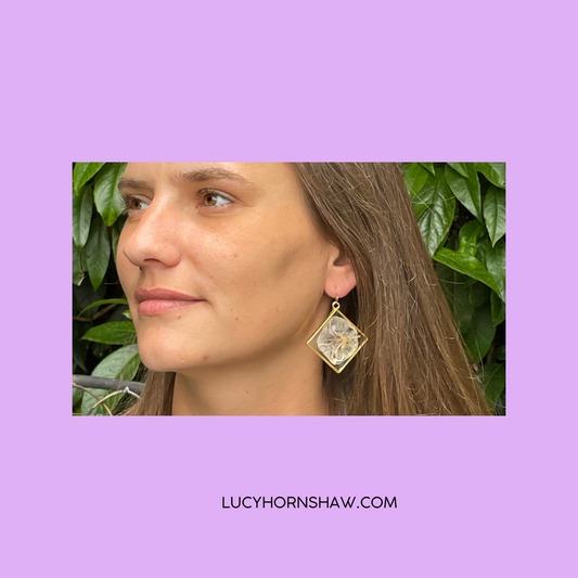 Convolvulus & resin rhombus earrings