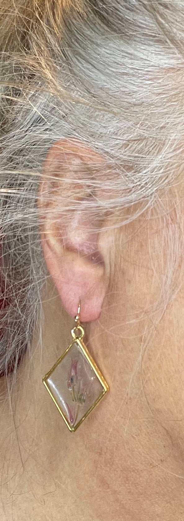 Chives & resin diamond earrings