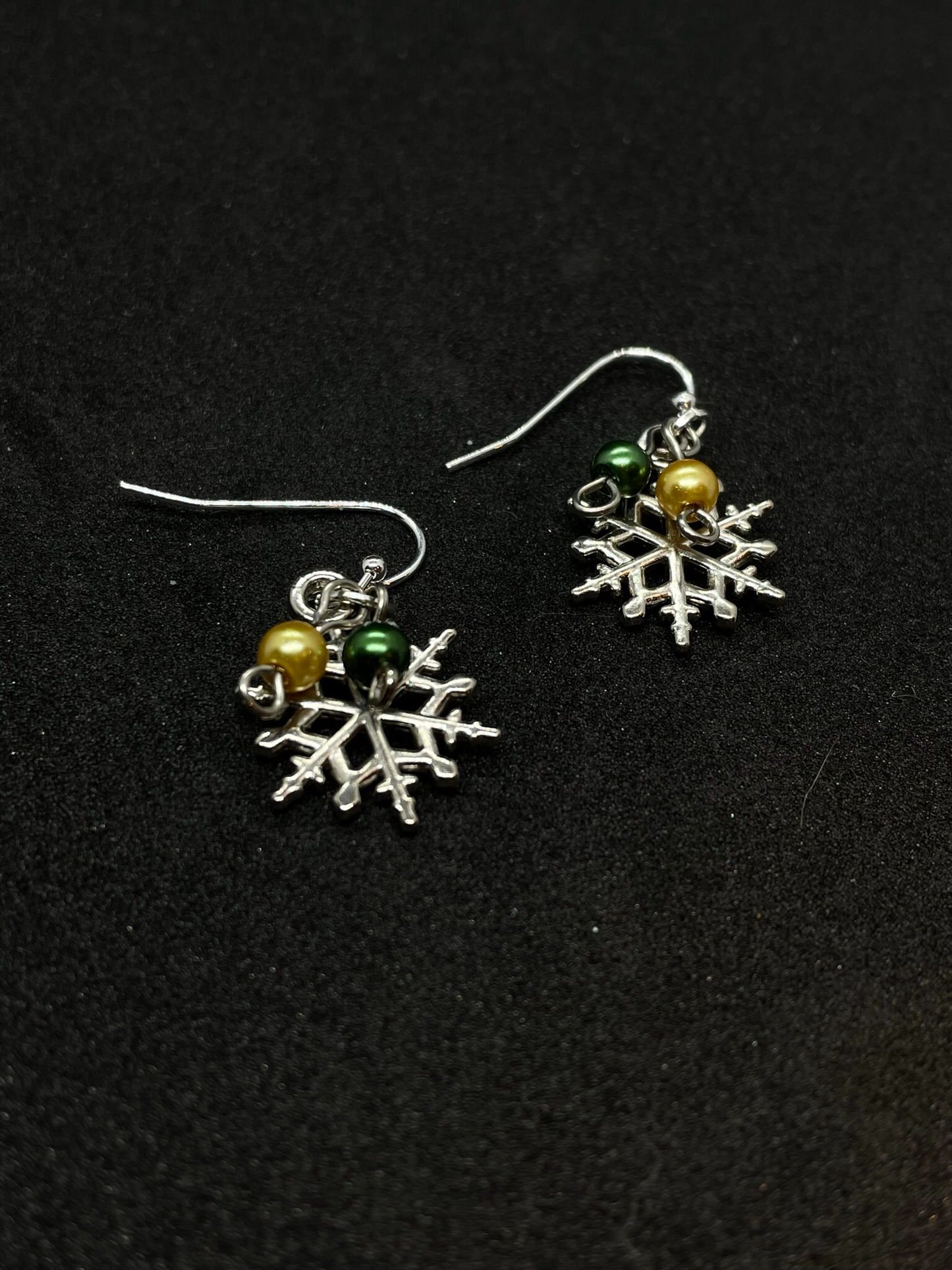 Festive snowflakes with coloured beads, drop earrings