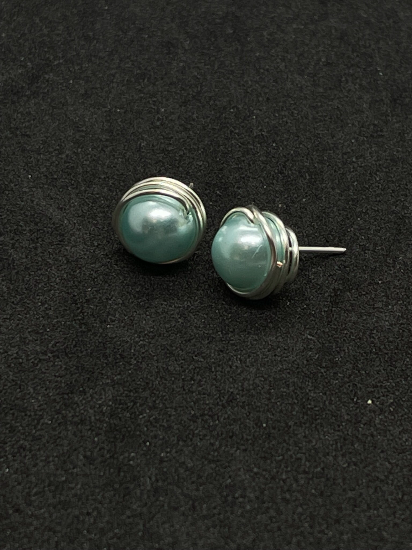 Wire & turquoise pearl stud earrings
