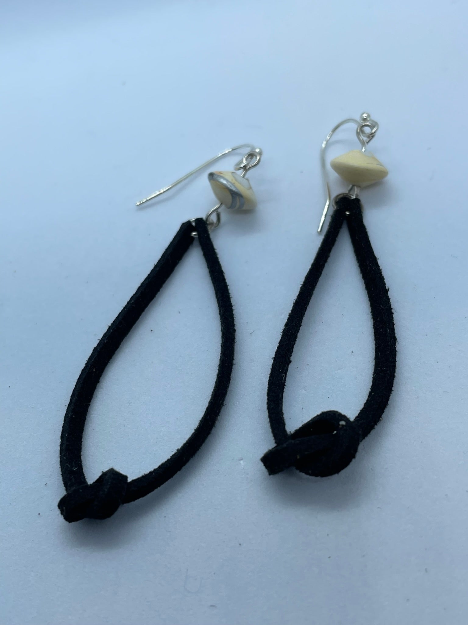 Black knot leather thong drop earrings with bead