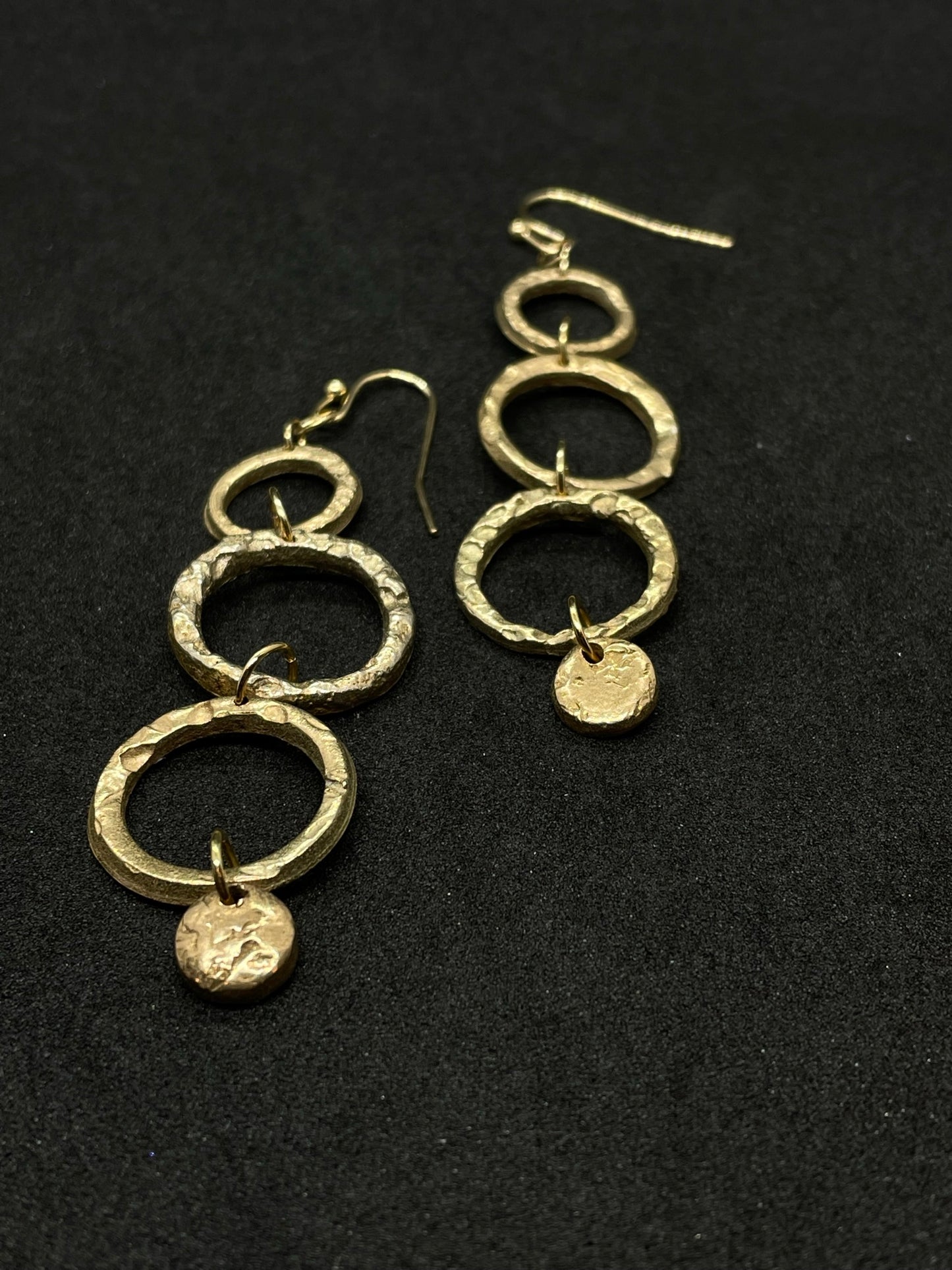 Bronze 3 rings  with disc drop earrings