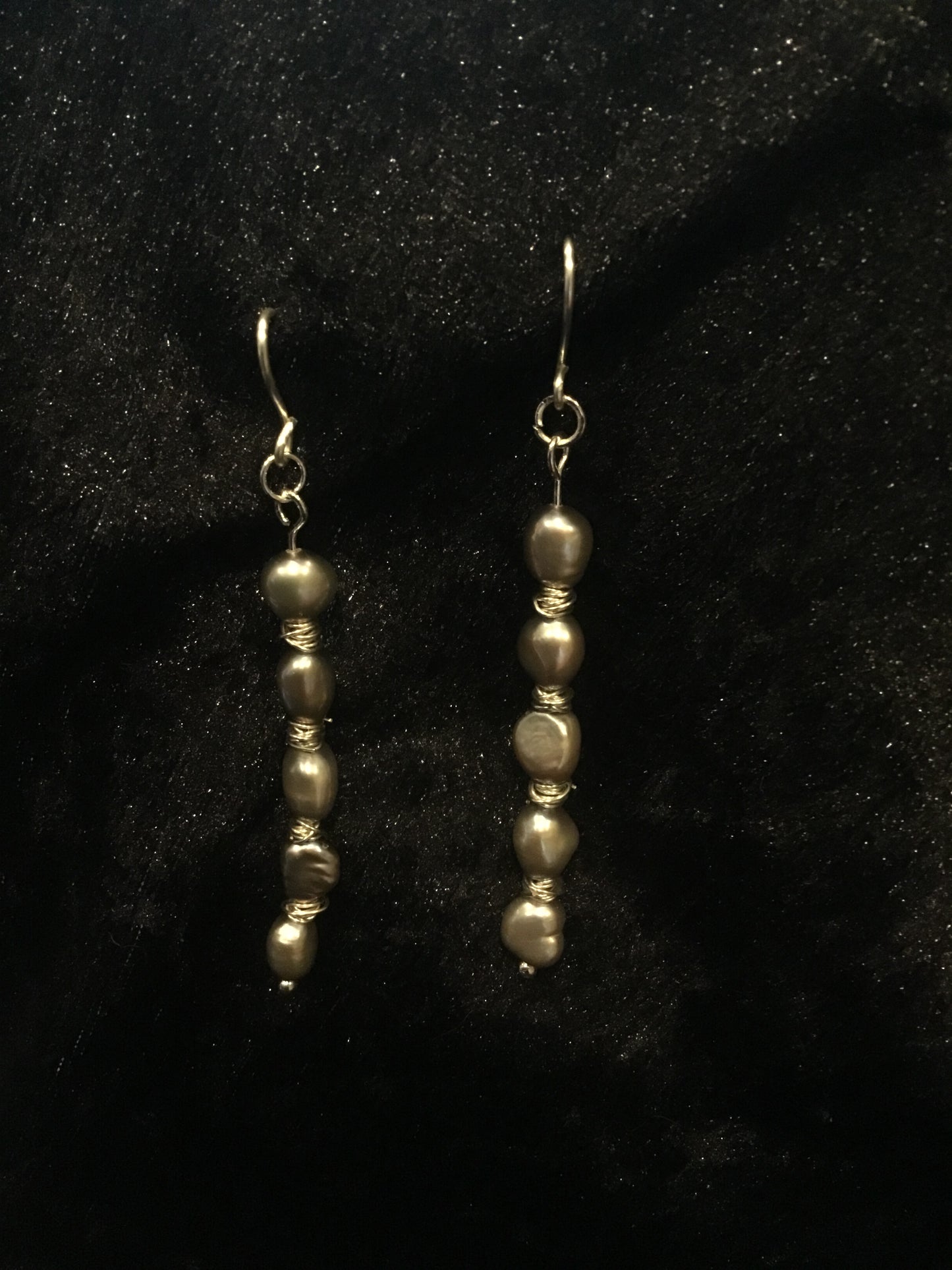 Wire & 5 mauve pearl earrings