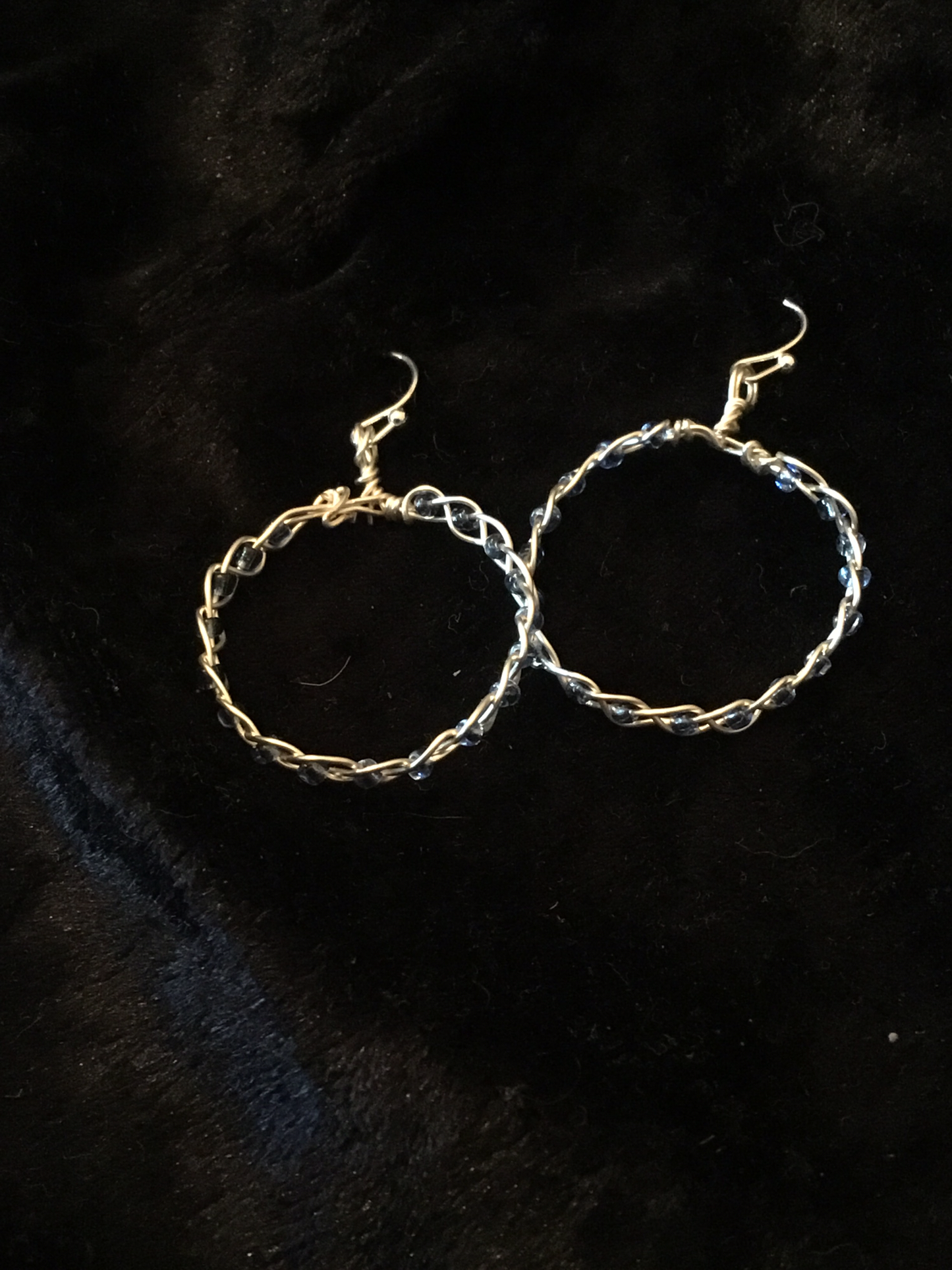Wire & blue bead platt earrings