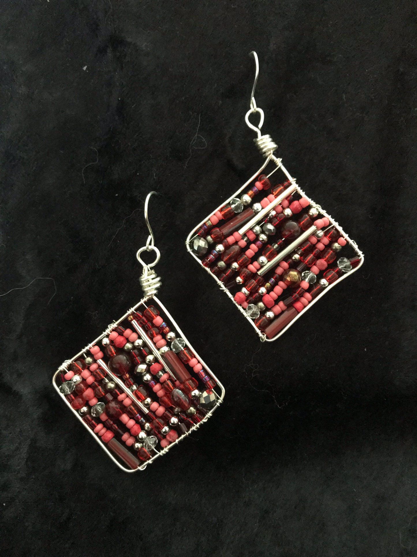 Wire & pink seed beads earrings