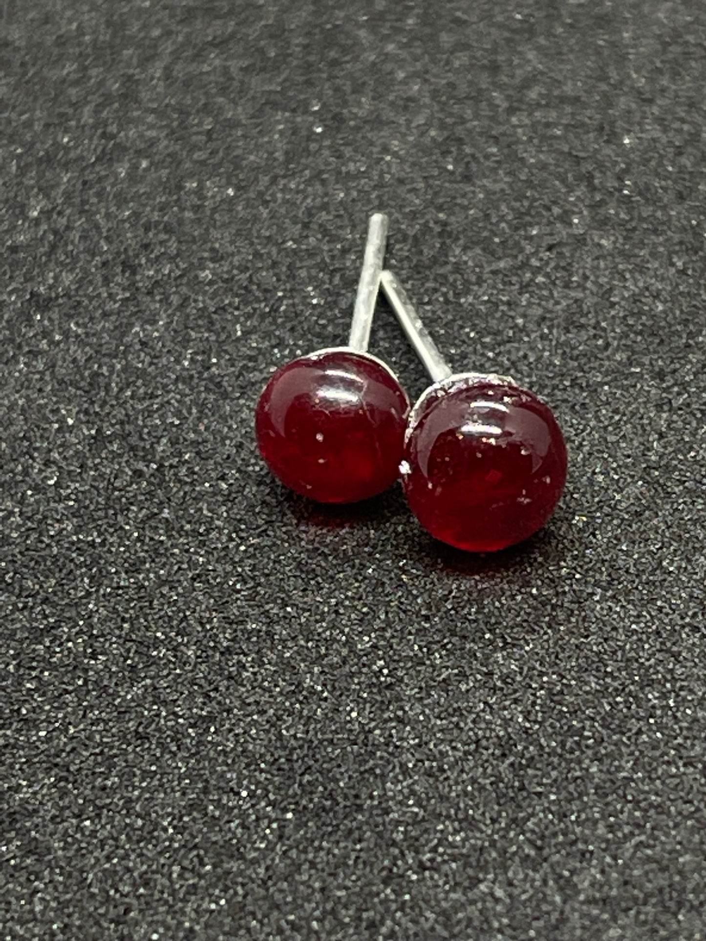 Fused glass stud earrings - Red