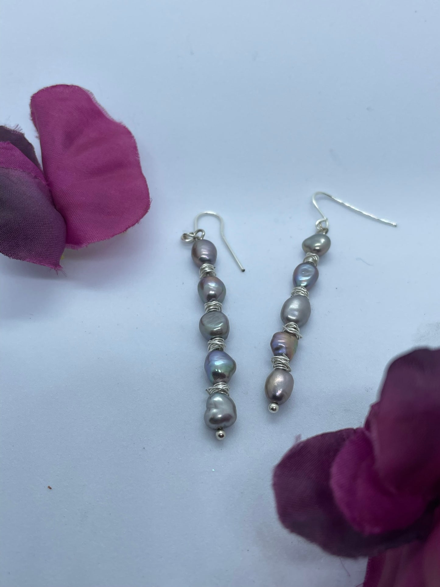 Wire & 5 mauve pearl earrings