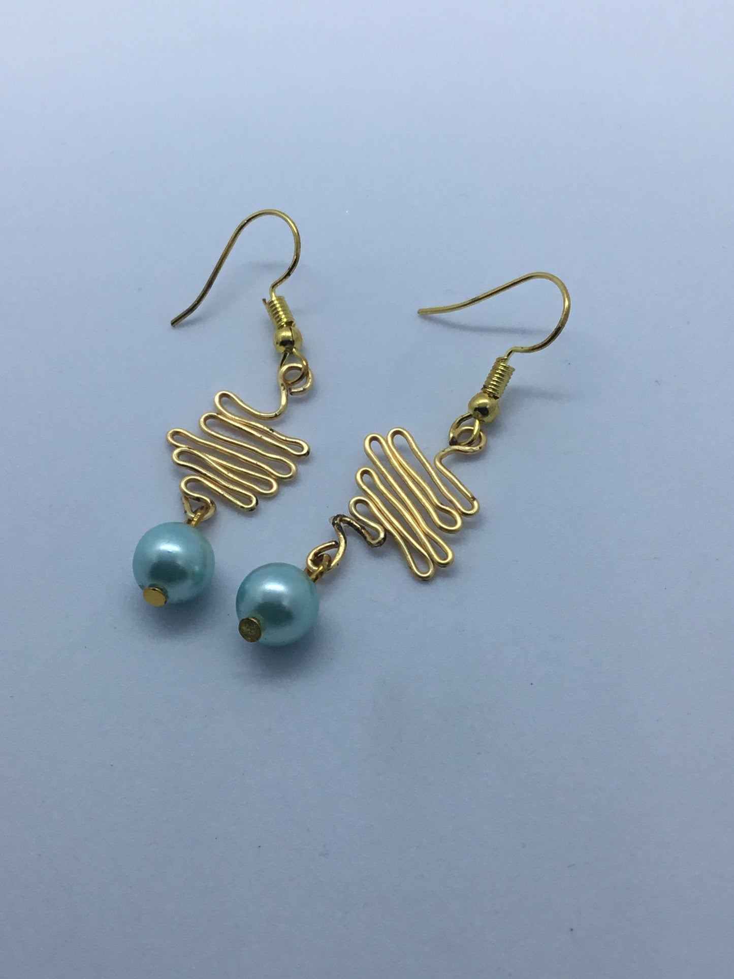 Wire & blue pearl earrings with gold zig zag wire