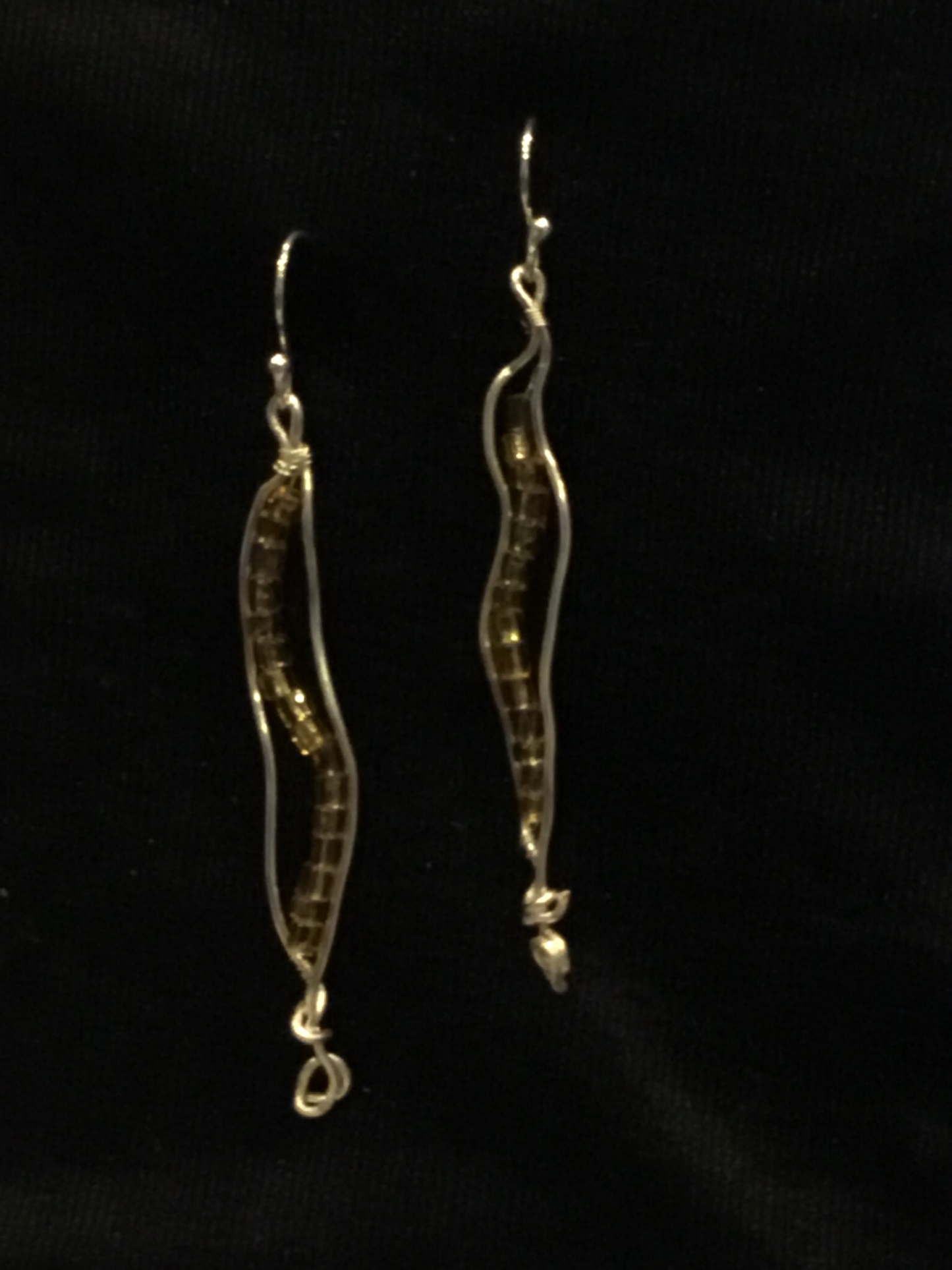 Wire & honey seed beads earrings