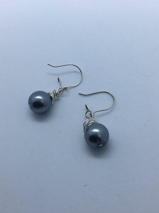 Wire & grey pearl earrings